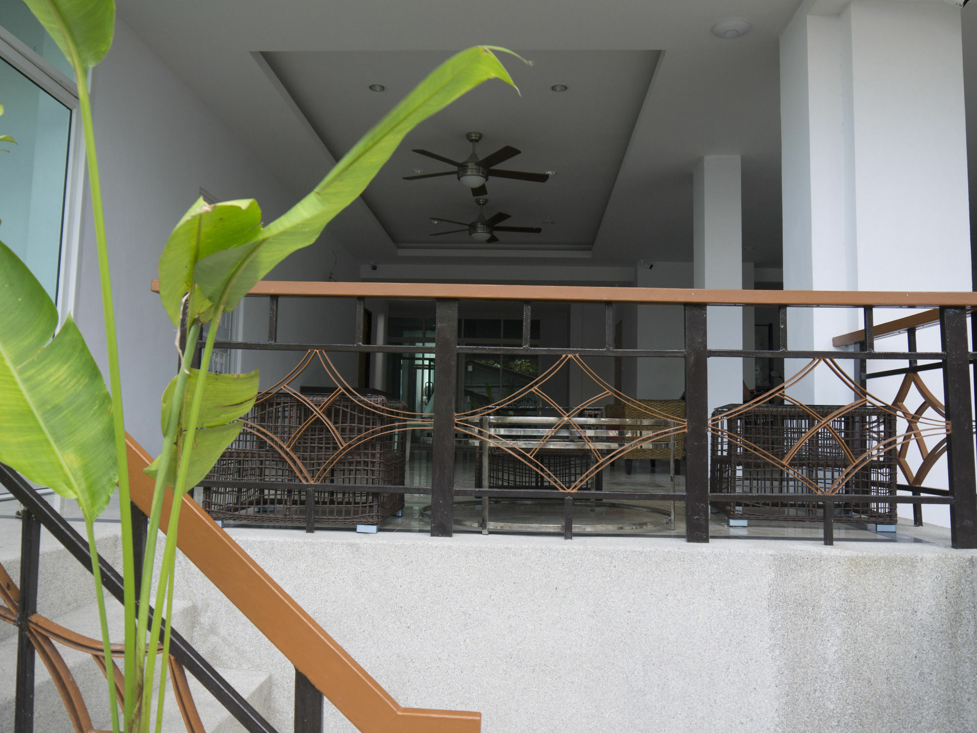 Darisa Apartment Service Patong Екстер'єр фото